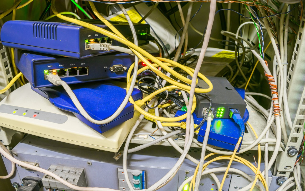 Networking Gear Does Wear Out—Suspect It in Internet Slowdowns and Dropouts